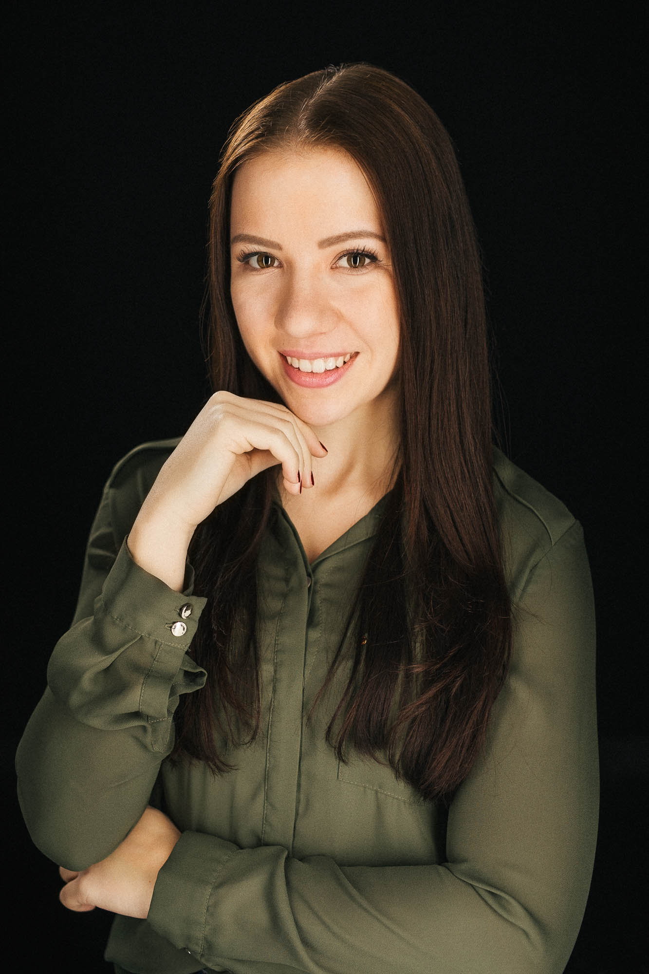 Export x3 Headshot  06583 Dez 01 2019 Bearbeitet Headshots 2019  Miro Nicole Nadine